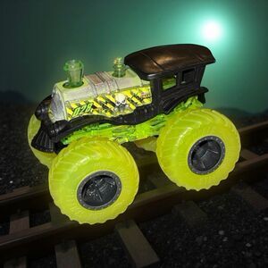 Hot Wheels Monster Truck Toxic Loco Punk Hot Wheels Die Cast Monster Truck A47